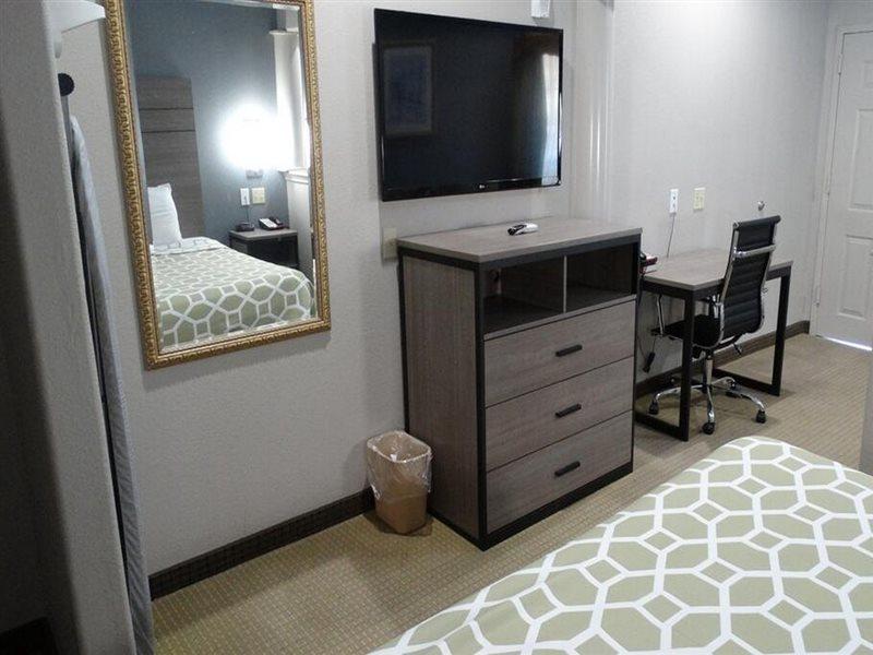 Regency Inn And Suites Humble Esterno foto