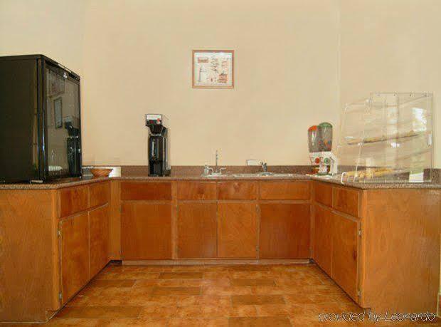 Regency Inn And Suites Humble Esterno foto