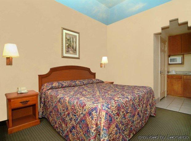 Regency Inn And Suites Humble Esterno foto